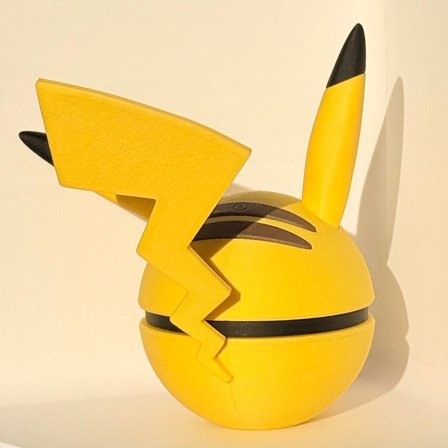 Pikachu Pokéball