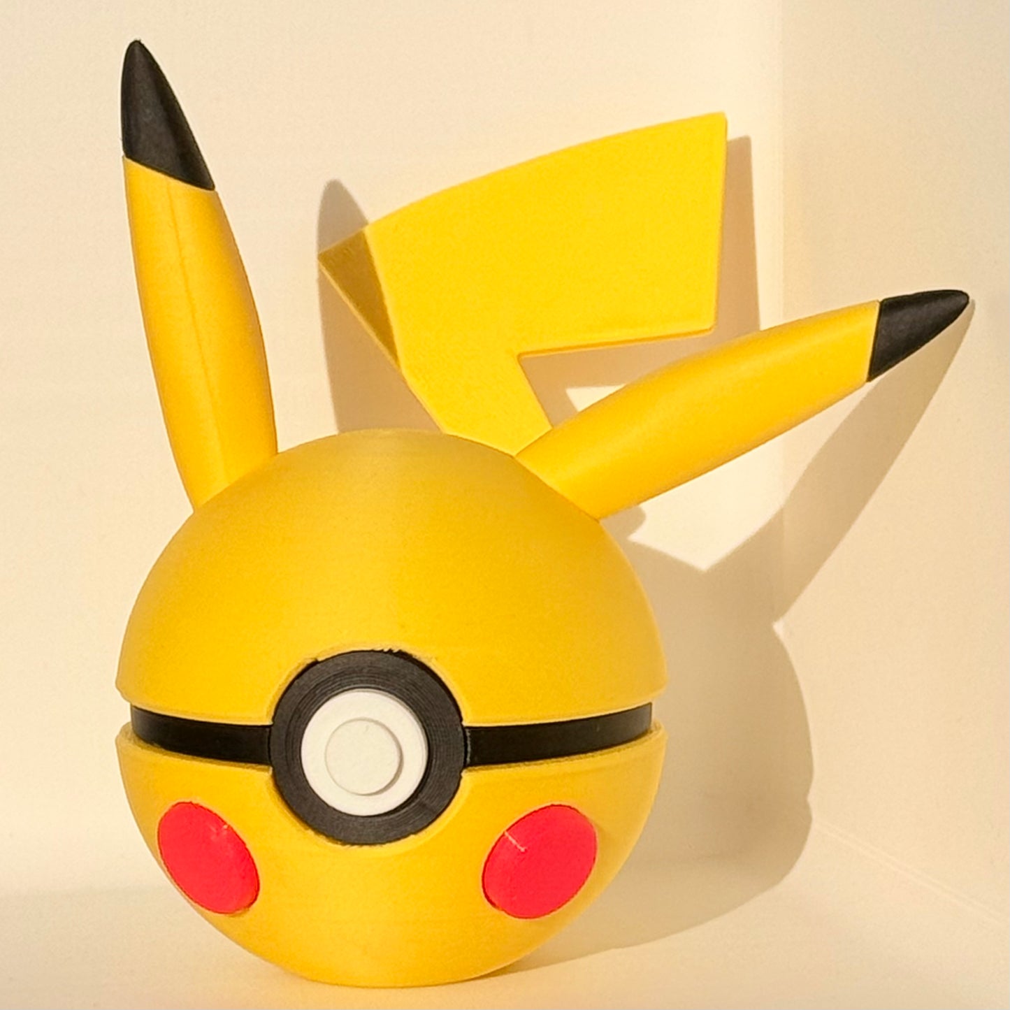 Pikachu Pokéball